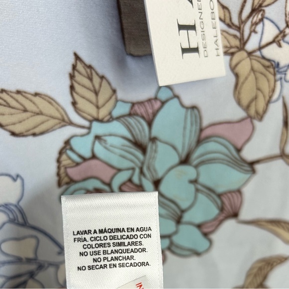 Woman’s Pajama Night Shirt Size Medium Colorful Light Blue Floral Khaki Trim New - Picture 7 of 10